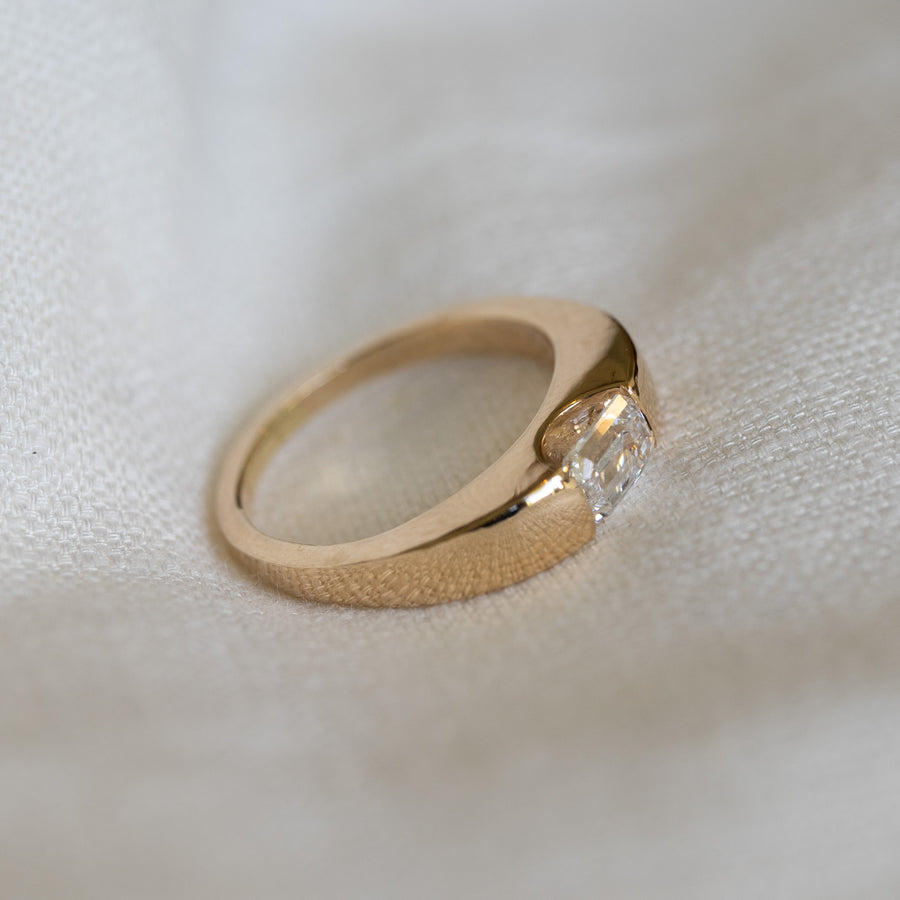 Heirloom diamond, 14ct yellow gold