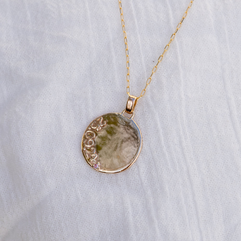9ct yellow gold, pink Australian sapphire.