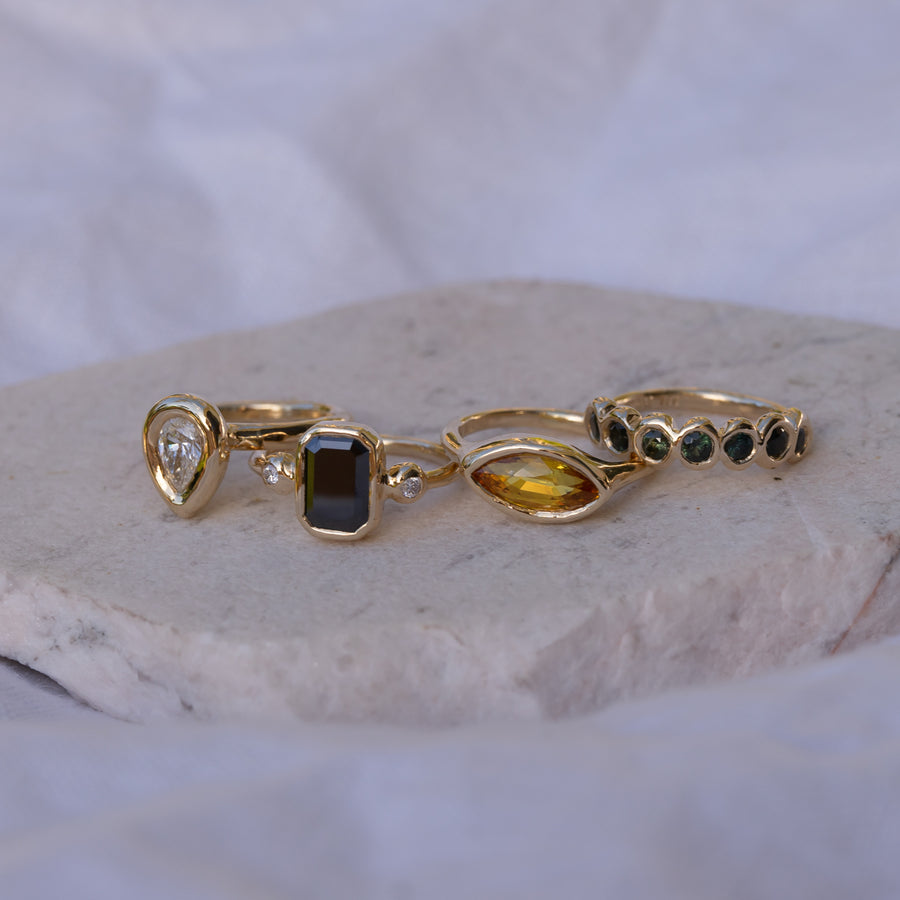 Teal Australian Sapphire Gold Répéter Ring